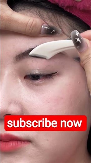 Flawless Eyebrow Shaping in Minutes | Simple Razor Trick #eyemakeup #browstylist #makeuptutorial