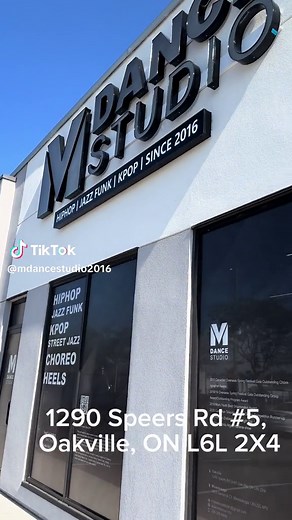 Welcome to our new dance home! 🏠✨ Let’s take a quick tour of our beautiful Oakville studio!!🤩🤩 With larger spaces and modern designs, we’re dedicated to providing a safe and welcoming environment for all dancers. For more info please out to us via instagram DM or email :) #dance #dancestudio #oakville #mississauga #danceclass #kpop #hiphop #jazzfunk