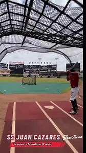 ¿PITCHER O BATEADOR? 🤔 Parece ser el SHOHEI OTHANI 🇲🇽 INF/RHP y bateador ambidiestro JUAN CAZARES de 17 años de edad. A despertado el interés de varias Organizaciones de GRANDES LIGAS como SS y ahora tmb como Lanzador 👀⚾️🔥 Presumió su potente brazo en un showcase privado en Los Mochis Sinaloa. Tirando rectas de 89 Mph pero lo más impresionante fueron sus pitcheos ROMPIENTES ‼️ Alcanzando 2600 rmp’s en su Curva 12-6 Este joven de bahía tortuga está muy cerca de convertirse en el próximo mexi
