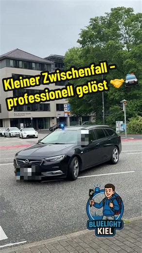 Heute gab es einen kleinen Zwischenfall mit zwei Polizeibeamten im Zusammenhang mit meiner Tätigkeit bei Bluelight Kiel. Die beiden Einsatzkräfte kannten mich bislang lediglich vom Sehen, jedoch nicht persönlich. Dadurch entstand zunächst ein Missverständnis. Mir war es wichtig, die Situation direkt und sachlich zu klären. Deshalb habe ich das Gespräch mit dem Einsatzleiter gesucht und mein Anliegen persönlich erläutert. Der Einsatzleiter hat die Angelegenheit sehr professionell aufgenommen und 