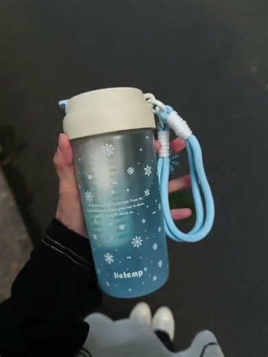 Why are people addicted to the color blue #water cup #blue #Hengdu