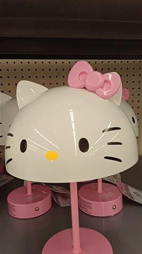 #SHORTS /HELLO KITTY/ TABLE LAMP / $19 CAD / WALMART/ SURREY / BC/ CANADÁ 🍁