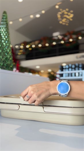 Looking for a gift that’s both useful and stylish? Our collapsible basket is a Joy by Opra essential. It expands to hold life’s everyday bits and pieces, then folds flat for easy storage. #joybyopra #joyofgifting #giftstore #joyofgiving #collapsiblestorage | JOY by OPRA