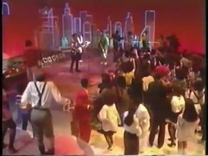 Happy #FUNKFriday! Enjoy this Single Life Soul Train edit. Single Life is a 1985 album by the funk/R&B group Cameo. The album reached No. 58 on the Billboard charts and the title track also reached No. 15 in the UK charts. 📷: @nonstop_aka_shai | CAMEO