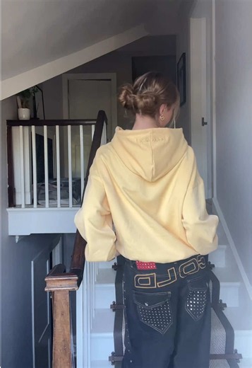 reunlock the colour yellow every time i get tan | @Cold Culture | #coldculture #yellowhoodie #ijustwannadance #lipsync #outfitinspo