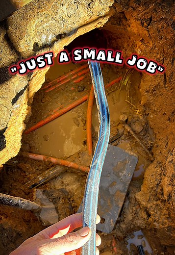 Traumatic Thursday. I feel like a sucker. “It’s only a small job”. Don’t you ever say that to me. I can’t believe it. I can’t believe I woke up and put my feet on the floor this morning. I feel like some schmuck clown kunt. If only my uncle fingered me this good, UNBELIEVABLE😱 #plumbing #construction #comedyvideo #funny #repair