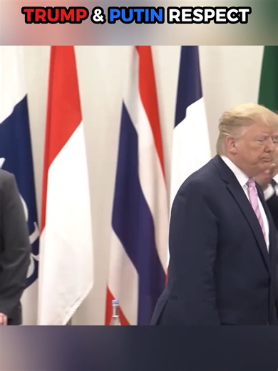 This video compares public moments of respect involving Vladimir Putin and Donald Trump, focusing on optics, ceremony, and gesture. 🇷🇺 Putin — Reserved Respect • controlled body language • quiet acknowledgment • formal ceremony and protocol • emphasis on stillness and timing • respect conveyed through restraint 🇺🇸 Trump — Expressive Respect • visible salutes and gestures • direct engagement • public-facing moments • emphasis on symbolism and immediacy • respect conveyed through action 🔍 Wha