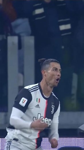 ronaldo fans videos 😱#ronaldofans #ronaldo #ronaldoskills #usashorts #ronaldomg #tiktokviral #viral