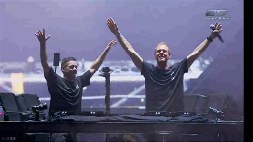 Armin van Buuren & Martin Garrix feat. Libby - Sleepless Nights（Live @ UMF2025)