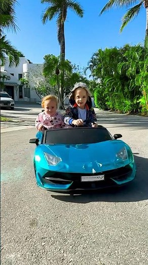 Chris and Alice ride on toy car and learn left and right