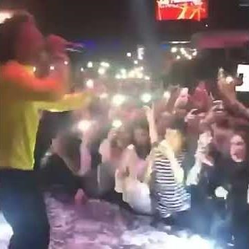 Gambi chante popopop en concert 🕺🏽#Gambi #popopop
