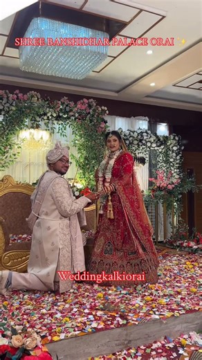 Wedding Kalki on Instagram: "Mirror Glass Entry 🤍 @weddingkalkiorai . . . #indianwedding #event #planner #indianbride #and #groom #decoration #brideandgroom #lovequotes #viral #couples #entry #bridal #entrywaydecor #indianweddings #weedinginspiration #love #weddingflowers #decor #weddingphotography #foryou #weddingideas #weddingdress #orai #jalaun #weddingpage #explore #trendingreels"