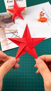 Title: Origami 5-Point Star Folding Tutorial Hashtags: #OrigamiStar #5PointStar #PaperFoldingArt #DIYOrigami #StarCraft #EasyOrigami #OrigamiTutorial #PaperStarDesign #HandmadeDecor | paper craft ideas
