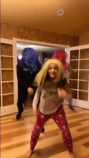 BARNEY REMIX DANCE! 🤣