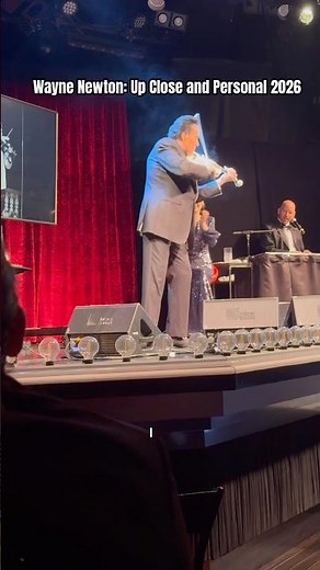 I saw Wayne Newton in 2026. Here’s my honest review…