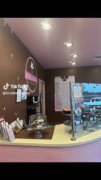 Delicious Birthday Cake Experience at Small Cakes