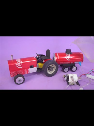 Increíble Tractor Miniatura Hecho con Latas de Coca Cola