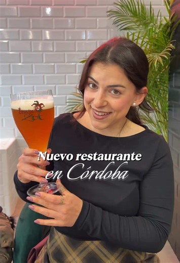 Nueva apertura en Córdoba. 📍Avenida Isla Fuerteventura @lacentralcordoba Un nuevo restaurante en Córdoba donde puedes disfrutar de tapas, medias raciones y platos completos con una carta muy variada de pescados y carnes a la brasa y más de siete referencias de cervezas artesanales. Nosotros probamos pulpo a la brasa, presa a la brasa, patatas bravas, berenjenas con miel y queso de cabra, tacos y varios postres, y la verdad es que todo nos gustó mucho. Aunque si tenemos que destacar algo… las be