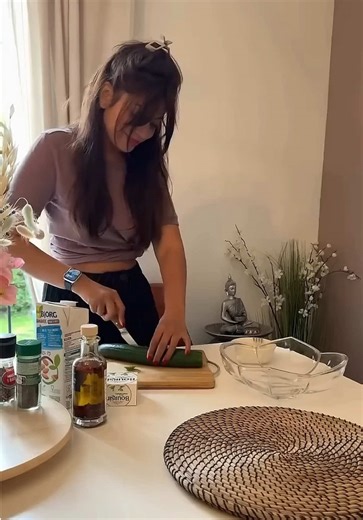 Salade de concombre délicieuse et légère