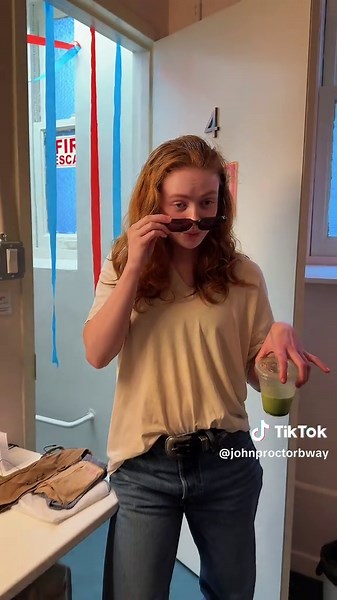 surprise, b❇️tch #sadiesink #chiaraaurelia #broadway | sadie sink