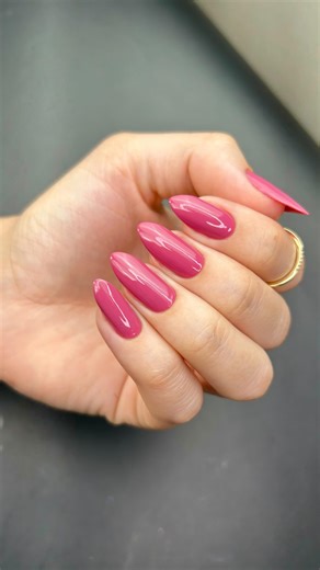 Clai | unhas naturais on Instagram: "Quem nunca? 🥹🤭 Me conta, o que você achou desse rosa? Eu amei! 😍 Usei: • Dedeiras: CLAPSS-VZAW • Pump Espumador: CLAPSS-XCZS • Borrifador: CLAPSS-2Q1B • Vita C - Fortilon Dailus • Kit salva unhas - Colorama: CLAPSS-83XS Cole o ID no buscador do app do @mercadolivremoda #unhas #unhasnaturais #unhasdecoradas #esmaltacao #esmaltes #temmodanomercadolivre #omelhordabeleza"