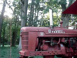 1950 Farmall H Start-Up With Straight Pipe