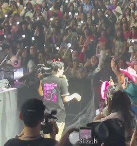 WATCH MR. LEE WHO COULDNT KEEP HIS FACE STEAIGHT AFTER ARMY DID 'MOON' INTRO CHALLENGE😭 | BTS Archive Memes