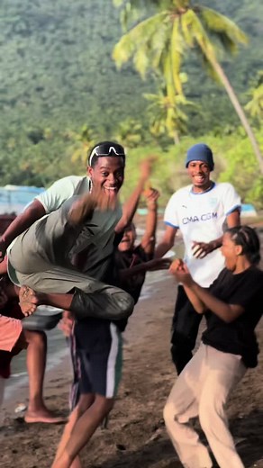 Hein hein 😂🕺@koffi 💎 #comores269♥️🌙🏝🇰🇲 #anjouan🇰🇲 #viral_video