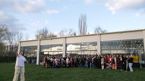 5.2K views · 26 reactions | 拾Anul acesta FANTASTIC ENGLISH a împlinit 10 ani!凉 Cu această ocazie, am avut parte de un team building spectaculos, cu tematica CINEMA. Echipa noastră devine, an de an, din ce în ce mai mare și mai unită! Apropo, ce erori din filme sau seriale ați reușit să identificați? Scrieți în comentarii cât mai mulți | Școala de Engleză - Fantastic English | Facebook