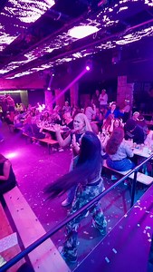 OldSkoolBingo 🖤 Rihanna “Run The World” moment went CRAZY! The ultimate RnB bingo party experience continues 🎤🎶 #OldSkoolBingo #Rihanna #RunTheWorld #RnBEvents #PartyVibes | Oldskoolbingo