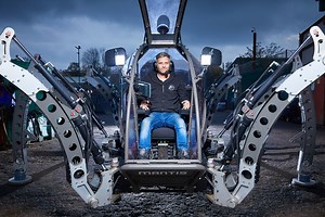 Mantis Is the World's Largest Rideable Hexapod Robot