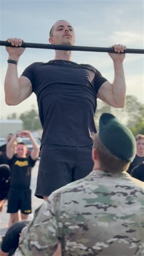 🔴 LIVE Clips: 20th Special Forces Group Green Beret evaluates SOCOM Athlete student in max pull-ups during SOCOM Athlete’s Special Forces Challenge Jacksonville event. | SOCOM Athlete LLC