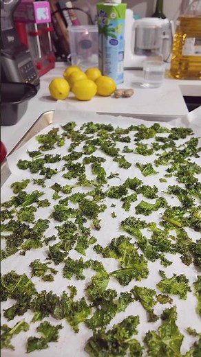 First Time Making Kale Chips 🥬 Easy & Healthy Snack Recipe