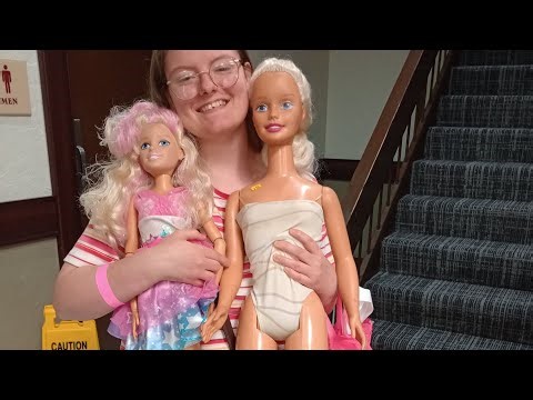 Doll shopping! 😄 Great deals on dolls! Really nice and decently priced!