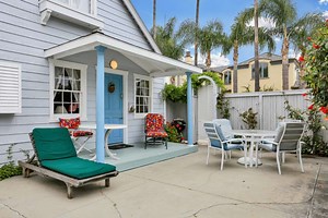 Newport Beach Vacation Rental | Best Value on Balboa Island, Classic Cottage w/Amenities, Walk to Beach and Marine Avenue |  Cottage Rental