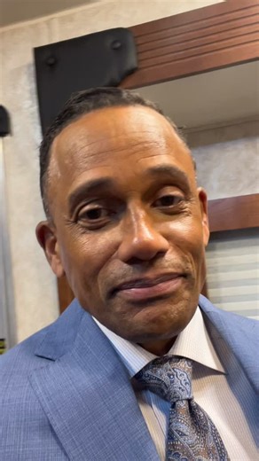 Hill Harper on Instagram: "As I was rehearsing this scene for Law & Order today…I looked in the mirror and saw my hair laid down like that and I said “Holy sh*t, that’s my dad!” Lol. Rest in power pop! The 🍏 definitely didn’t fall far from the tree! I may need to hot comb my hair more!! 😂😂😂 #DrHarryDHarperJr #lawandorder"