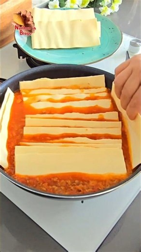 No one believed I made this in a pan! 😱 No boiling, no hassle! Easy 15-minute lasagna recipe.