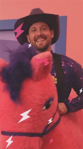 Lachy_Wiggle | The Hat Series continues with “Pink Ponso Club” 💜 Loving the country era so much @thewiggles #country #singingvideo #purple #pinkpony... | Instagram