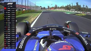 《纵情F1》看得很认真啊！塞恩斯上到P3 镜头给到P房里的女友