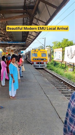 Beautiful Aerodynamic Modern 3phase EMU Local Train Arrival at Mankundu Station | Basanti Train
