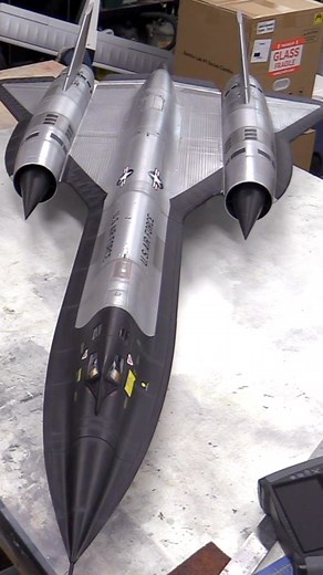 Think it’s an SR-71? Or is it something more... 👀 Full transformation flight just dropped — watch now! https://youtu.be/jKbZwAn38sE #scalemodels #rcjet #sr71 #maker #sneakpeek #Awesome | The RC Geek