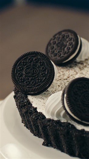 No oven, no hassle; just a playful layer of Oreo perfection! Whip up the ultimate no-bake Oreo Cheesecake & enjoy a Cool, Creamy, and Chocolatey delight-- Playfully Made for every Cookie Rookie. #PlayfullyMade #CookieRookie #OreoPakistan | OREO