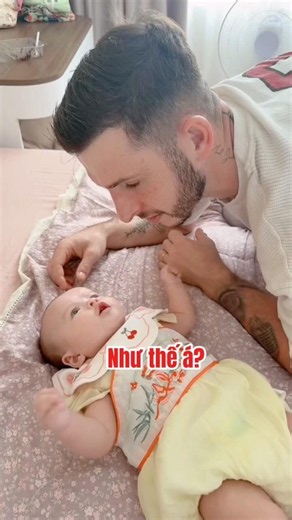 Có 2 cái mỏ trong đó 1 cái chưa biết nói mà còn ồn cỡ đó 🙂
