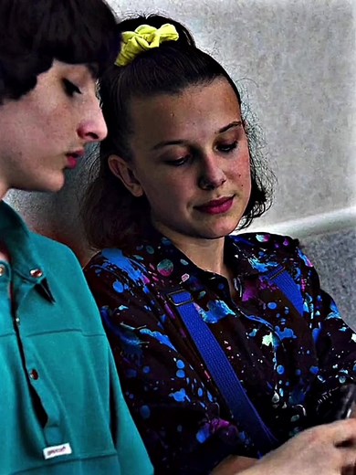 Millie Bobby Brown and Mike Wheeler Kiss | Stranger Things Season 3 Love Scenes