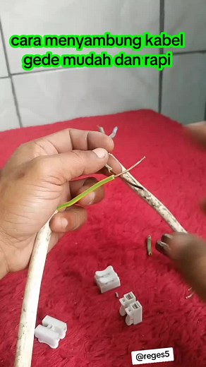 menyambung kabel simple mudah dan rapi pake konektor ini gaes yuk buruan dipesan sambungan kabelnya#konektor #konektorkabel #konektorkabellistrik #conektor #sambungankabel