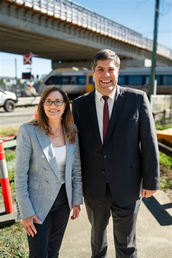The new overpass for the Beams Road level rail crossing at Carseldine has opened to traffic this morning! Westbound traffic can now travel across the bridge, with eastbound traffic and pedestrians/cyclists to be switched onto the overpass later this month, with the level crossing to then be closed and decommissioned. This will be the first level crossing removal in South East Queensland in over a decade, and will boost safety and travel efficiency and reliability 🚊 🚗 | Brent Mickelberg MP