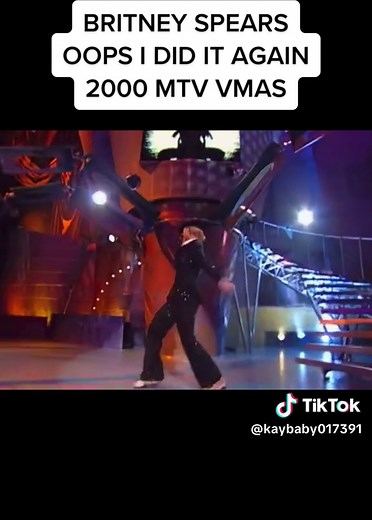 Britney Spears 2000 MTV VMAS Performance: Oops! I Did It Again
