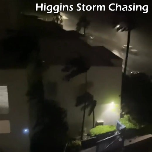 945K views · 5K reactions | The winds are howling in Labrador on the Gold Coast tonight, as the outer bands of TC ALFRED have set in on the area! Plenty of power flashes being observed over numerous parts of the Tweed Coast and Gold Coast over the past hour as those winds increase! Residents in the area are reporting that they can hear glass shattering in some of the high rise buildings, from the wind. Video sent into HSC by Matthew | Higgins Storm Chasing | Facebook