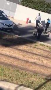 376K views · 2.4K reactions | ** MONTPELLIER 14 Avril 2021. Ce livreur Chronopost a failli se faire égorger par un client car il a demandé à la femme de l'agresseur de descendre récupérer son colis. Ce monde est FOU ! | Erik Seven | Facebook