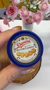 When you go for coffee and a biscuit and this happens #coffee #biscuits #miniatures | My Mini Bakes